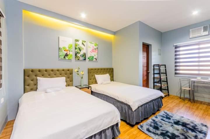 Casa Alberto Of Calapan Town Center Esterno foto